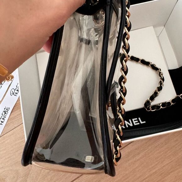Chanel Timeless medium vinyl and black lambskin leather with real sand inside - Picture 2 of 12
